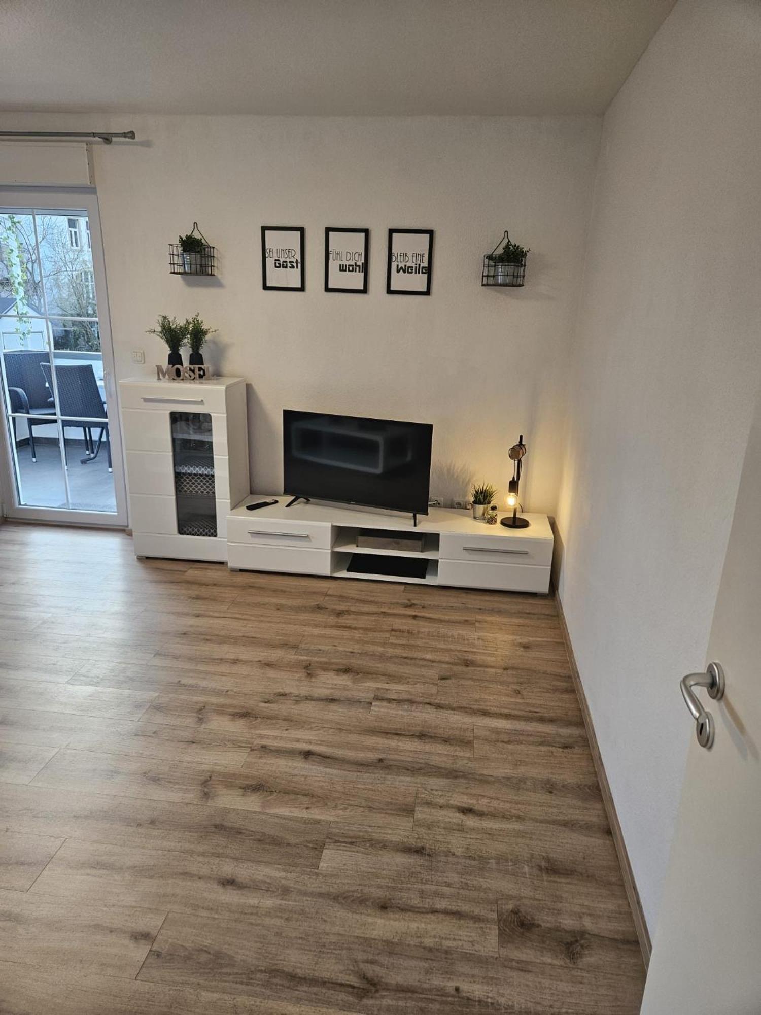 Hakans Moselblick Ferienwohnung トライス・カーデン エクステリア 写真